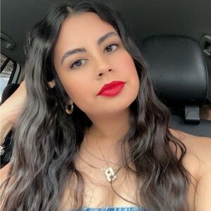 Meet your Posher, Briana